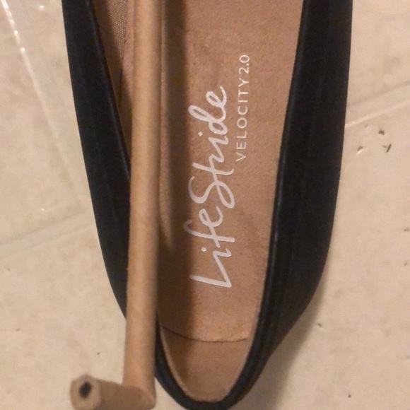 LIFE STRIDE Shoes with VELOCITY 2.0 Technology. Size 8.5W - Picture 2 of 6